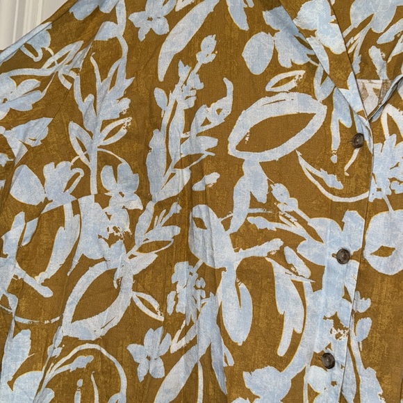 Plus Size Tie Waist Linen Floral Button Up - Picture 4 of 6